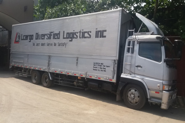 Lcargo wing van trucking fleet
